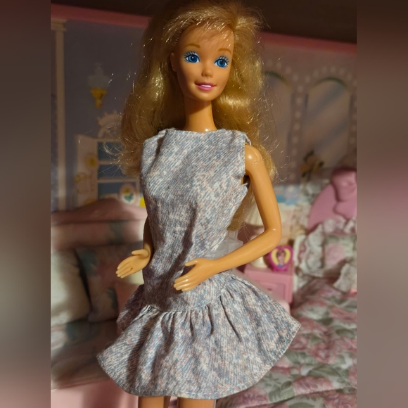 1985 Magic Moves Barbie - Picture 5 of 6